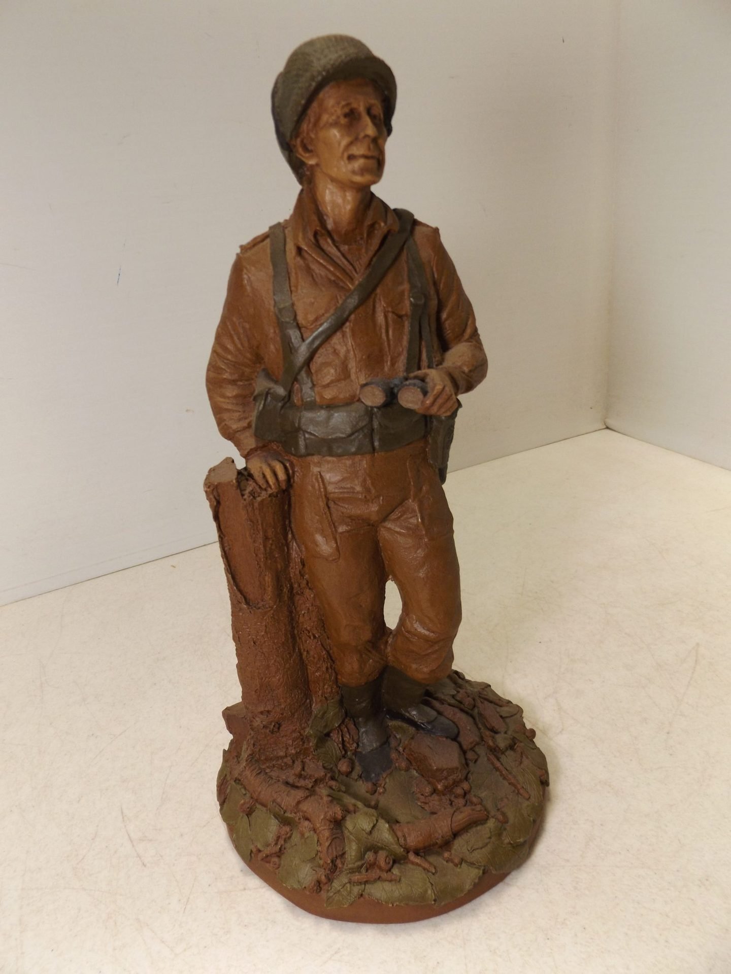 10/12 Glassware - Figurines - Decor - Furniture - Dishes - Tupperware - DVDs - Collectibles - Storage Tubs