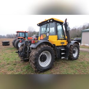 JCB 3220 Fastrac Smooth Shift, 540/65 R 30 tires, 3 pt, 1000 pto, 1977 hrs, front wts, 4 hyd remotes, air, buddy seat