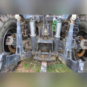 JCB 3220 Fastrac Smooth Shift, 540/65 R 30 tires, 3 pt, 1000 pto, 1977 hrs, front wts, 4 hyd remotes, air, buddy seat