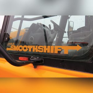 JCB 3220 Fastrac Smooth Shift, 540/65 R 30 tires, 3 pt, 1000 pto, 1977 hrs, front wts, 4 hyd remotes, air, buddy seat