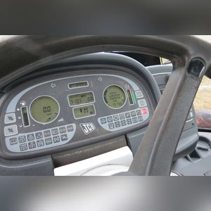 JCB 3220 Fastrac Smooth Shift, 540/65 R 30 tires, 3 pt, 1000 pto, 1977 hrs, front wts, 4 hyd remotes, air, buddy seat