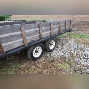 8â?? x 21â?? gooseneck trailer, tandem axle, flat bed w/ 21â? wood side boards