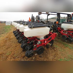 White 8500 12/23 row planter, no-till, markers, front fold, w/ monitor