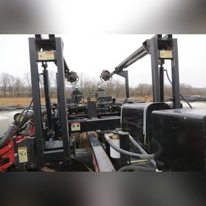 White 8500 12/23 row planter, no-till, markers, front fold, w/ monitor