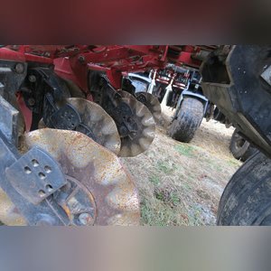 White 8500 12/23 row planter, no-till, markers, front fold, w/ monitor