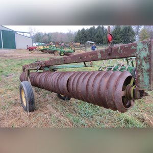 15â?? John Deere cultipacker w/ end transport