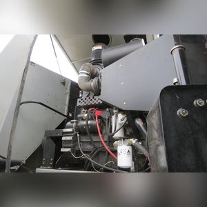 2001 Gleaner R-62 combine, 30.5 L 32 tires, 2919 hrs, 1955 separator hrs, lateral tilt, SN R62-HK62217