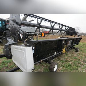 2002 Gleaner 25â?? 800 grain head, fore & aft reel, SN 25F-HL 84282