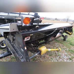 Gleaner 630 6 x 30â? corn head, SN 063025113