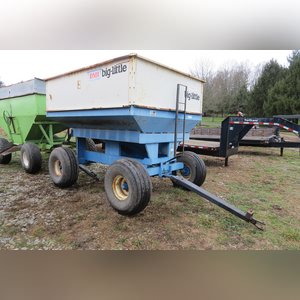 DMI 300 bu. gravity wagon