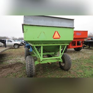 Parker 300 bu. gravity wagon