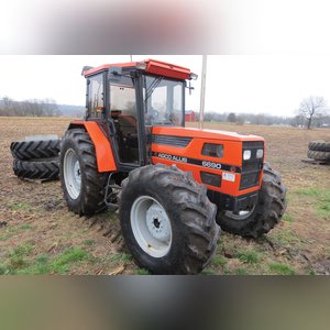 Agco Allis 6690 tractor, MFWD, 18.4 R 34 rear, 16.9 R 24 front, cab, 3 pt, 2 hyd remotes, 540/1000 pto, 1975 hrs, SN 002037