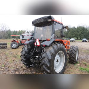 Agco Allis 6690 tractor, MFWD, 18.4 R 34 rear, 16.9 R 24 front, cab, 3 pt, 2 hyd remotes, 540/1000 pto, 1975 hrs, SN 002037