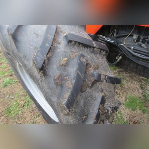 Agco Allis 6690 tractor, MFWD, 18.4 R 34 rear, 16.9 R 24 front, cab, 3 pt, 2 hyd remotes, 540/1000 pto, 1975 hrs, SN 002037