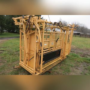 FOR-MOST Model 30 Squeeze Chute with palpation cage on skid