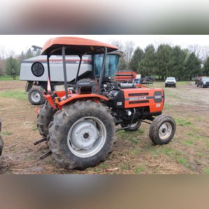 Agco Allis 4660 tractor, 14.9 R 28 tires, 3 pt, single hyd remote, canopy, 540 pto, 1432 hrs, SN 001037