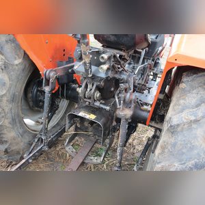 Agco Allis 4660 tractor, 14.9 R 28 tires, 3 pt, single hyd remote, canopy, 540 pto, 1432 hrs, SN 001037