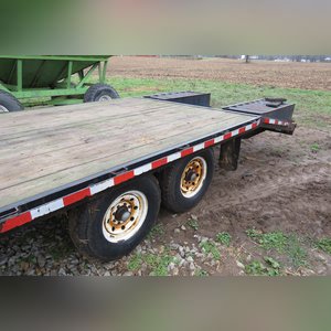 Top Brand 20â?? + 5â?? dove tail gooseneck trailer, tandem axle w/ ramps
