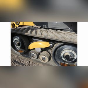 2014 Claas Lexion 740TT Combine, 4WD, CAT C-13 engine, Terra Trac system, 750/65R26 Michelin rears, camera system, AG Leader ready w/ AG Leader screen, corn & soybean threshing system, straw chopper, auto contour, variable-speed feeder house drive, variable-speed rotor drive, HD 330 BU grain tank, HD 28.2â?? unloader auger, 304 gal. fuel tank, high-end light pkg., deluxe cab w/ instructor seat, 460 sep. hrs., 980 engine hrs., SN C6800185 (powertrain warranty expires 7/12/16)