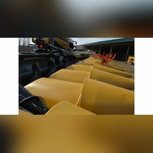 Geringhoff 12x30â? cornhead, row sense, hydraulic fold w/ corn reel