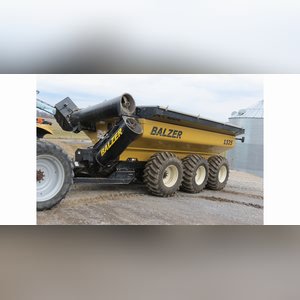 Balzer 1325 grain cart, steerable tri-axle, 30.5L-32 floater tires, 24â? auger, 1000 PTO, rear camera, tarp, SN GL2421313S305STB