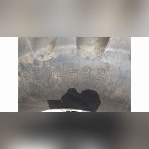 Balzer 1325 grain cart, steerable tri-axle, 30.5L-32 floater tires, 24â? auger, 1000 PTO, rear camera, tarp, SN GL2421313S305STB