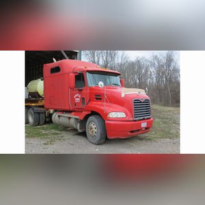 2001 Mack Vision 460 semi, auto, sleeper, wet kit, 871,287 mi., SN 1M1AE07Y81W006032