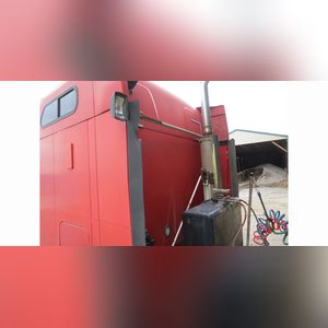 2001 Mack Vision 460 semi, auto, sleeper, wet kit, 871,287 mi., SN 1M1AE07Y81W006032