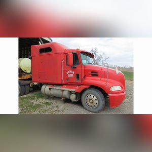 2001 Mack Vision 460 semi, auto, sleeper, wet kit, 871,287 mi., SN 1M1AE07Y81W006032