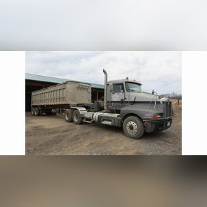 1990 Kenworth semi, 10-speed, day cab, wet kit, 620,285 mi., SN 1XKADB9X7L1545071