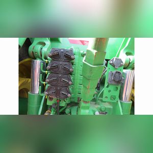 2006 JD 8130 tractor, MFWD, 3-pt., PTO, 4 remotes, front weights, 16.9R30 fronts, 480/80R46 rear duals, deluxe cab, 2987 hrs., SN RW8130P007533