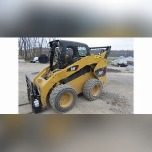 2013 CAT 262-C2 skidloader, 2-speed, 74.3 HP, Cat C-3.4 diesel, ROPS, quick coupler, 12x16.5 tires, w/ 6.5â?? material bucket, 326 hrs., SN 0262CATMW01660 (Forks sell separate)