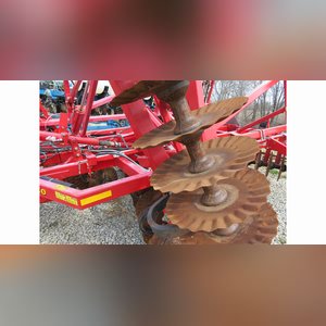 32â?? Sunflower 6630 vertical tillage disc, Saber Blade, cushion gang, hydraulic fold, 8â? spacing, rolling basket, SN BZVRT33429