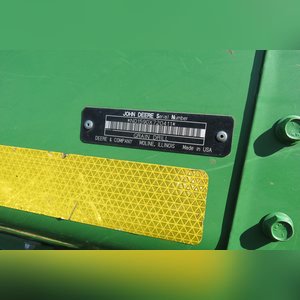 JD 2007 1590 Drill: 15â?? grain drill w/ yetter markers, SN#N01590X720411