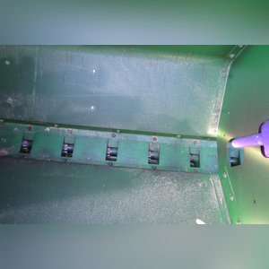 JD 2007 1590 Drill: 15â?? grain drill w/ yetter markers, SN#N01590X720411