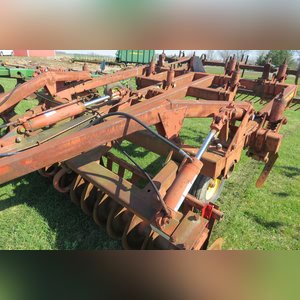 Sunflower Disk Chisel: 9 shank w/ single bar harrow