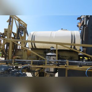 1995 Rogator 544 Sprayer: 2 year old tank, 60â?? booms, 3208R 38 tires, rebuilt pump and injectors