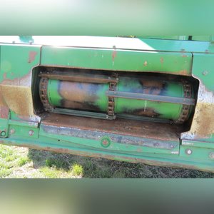 JD 2004 9560 Combine: 2570 engine, 1630 Sep (9560STS), 2nd owner, 30.5 x 32 tires, SN# H09560S710256