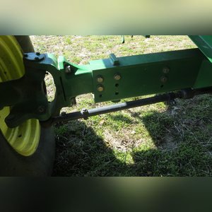 JD 2004 9560 Combine: 2570 engine, 1630 Sep (9560STS), 2nd owner, 30.5 x 32 tires, SN# H09560S710256