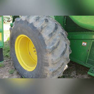 JD 2004 9560 Combine: 2570 engine, 1630 Sep (9560STS), 2nd owner, 30.5 x 32 tires, SN# H09560S710256