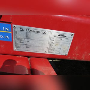 NH195 NH Manure Spreader: only 2 years old w/ slop gate, SN# YDN136383