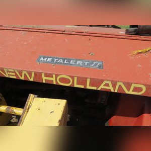 NH 900 Chopper: 30â?? 2 row corn and hay head chopper, Metalert II, rebuilt in 2013