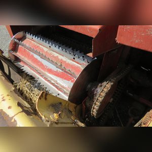 NH 900 Chopper: 30â?? 2 row corn and hay head chopper, Metalert II, rebuilt in 2013