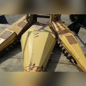 NH 900 Chopper: 30â?? 2 row corn and hay head chopper, Metalert II, rebuilt in 2013