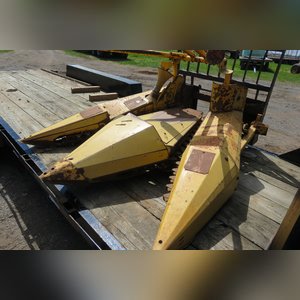 NH 900 Chopper: 30â?? 2 row corn and hay head chopper, Metalert II, rebuilt in 2013