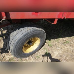 NH Silage Wagon w/ tandem gear