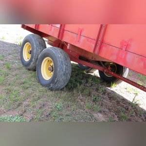 NH Silage Wagon w/ tandem gear