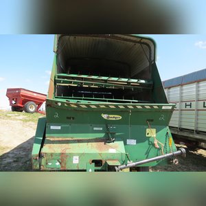 Badger Silage Wagon w/ tandem axle gear