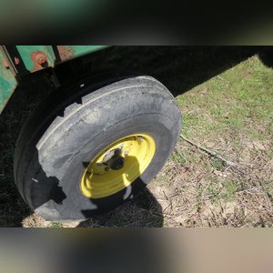 Badger Silage Wagon w/ tandem axle gear