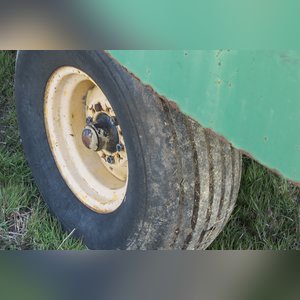 Badger Silage Wagon w/ tandem axle gear